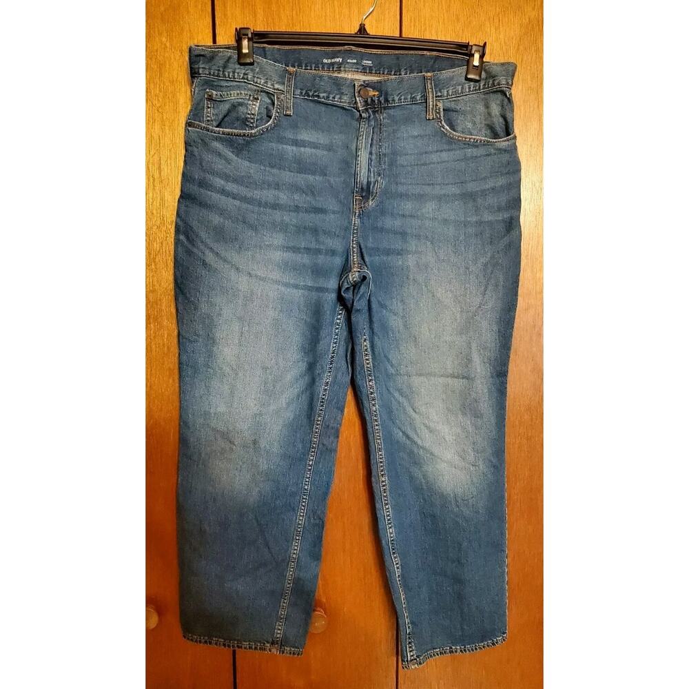 Old Navy Men’s 42 X 30 Loose Fit Built-In Flex Jeans
